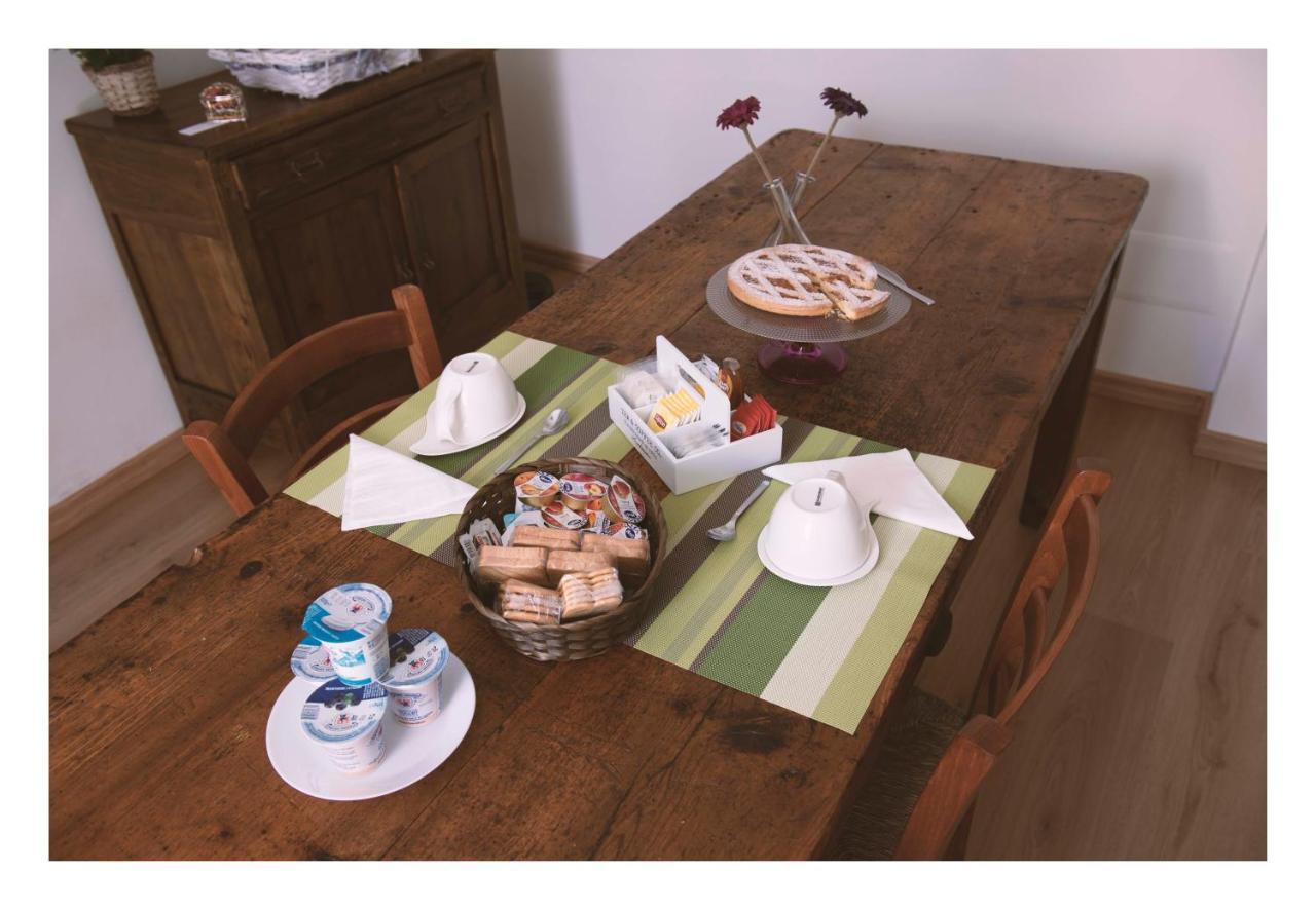 Al Salto Del Gatto Bed & Breakfast Schianno Bagian luar foto